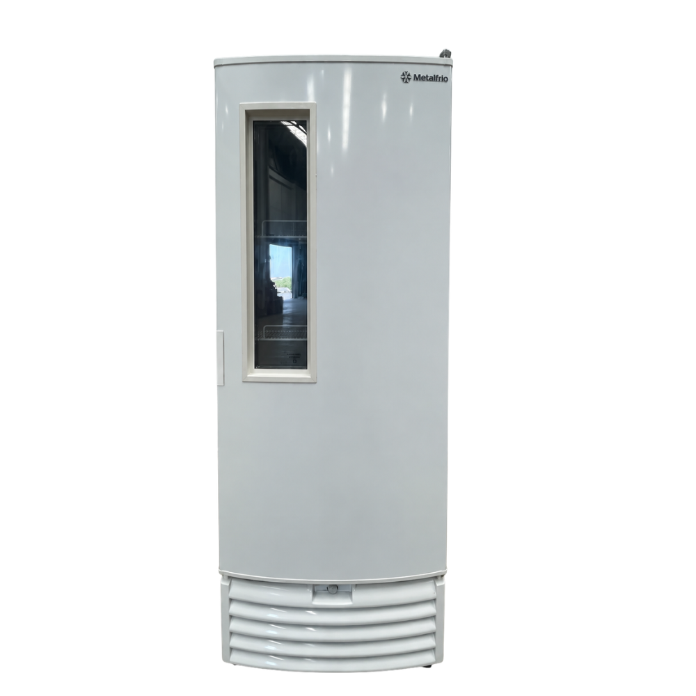 SEMINOVO - Freezer Conservador Vertical Tripla Ação Porta Com Visor 512 Litros VF55FT 127V - Metalfrio