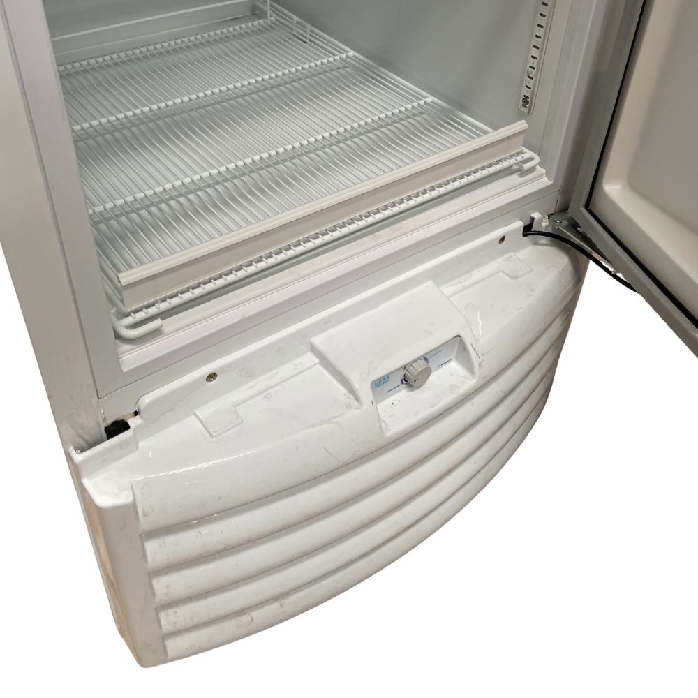 SEMINOVO - Freezer Conservador Vertical Tripla Ação Porta Com Visor 512 Litros VF55FT 220V - Metalfrio