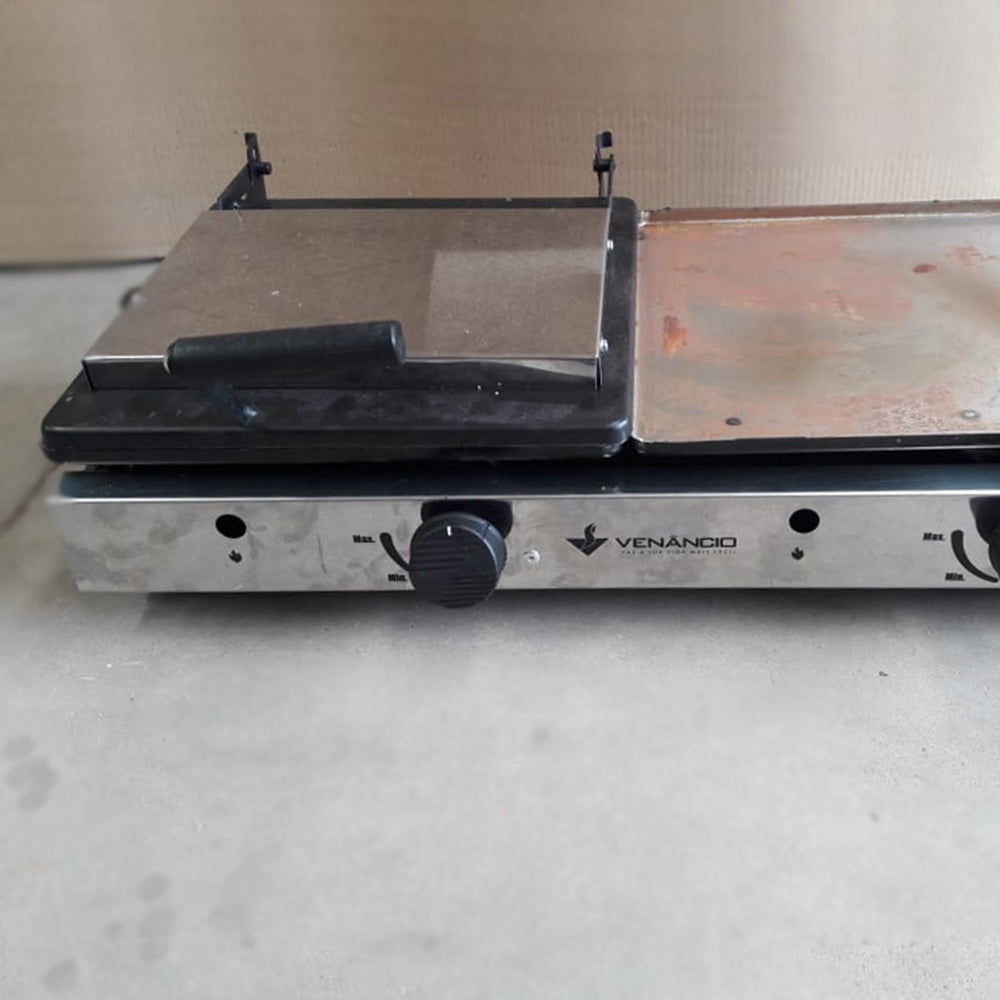 SEMINOVO - Sanduicheira Lanches Dupla Chapa e Prensa Gás S70CG com gaveta - Venâncio
