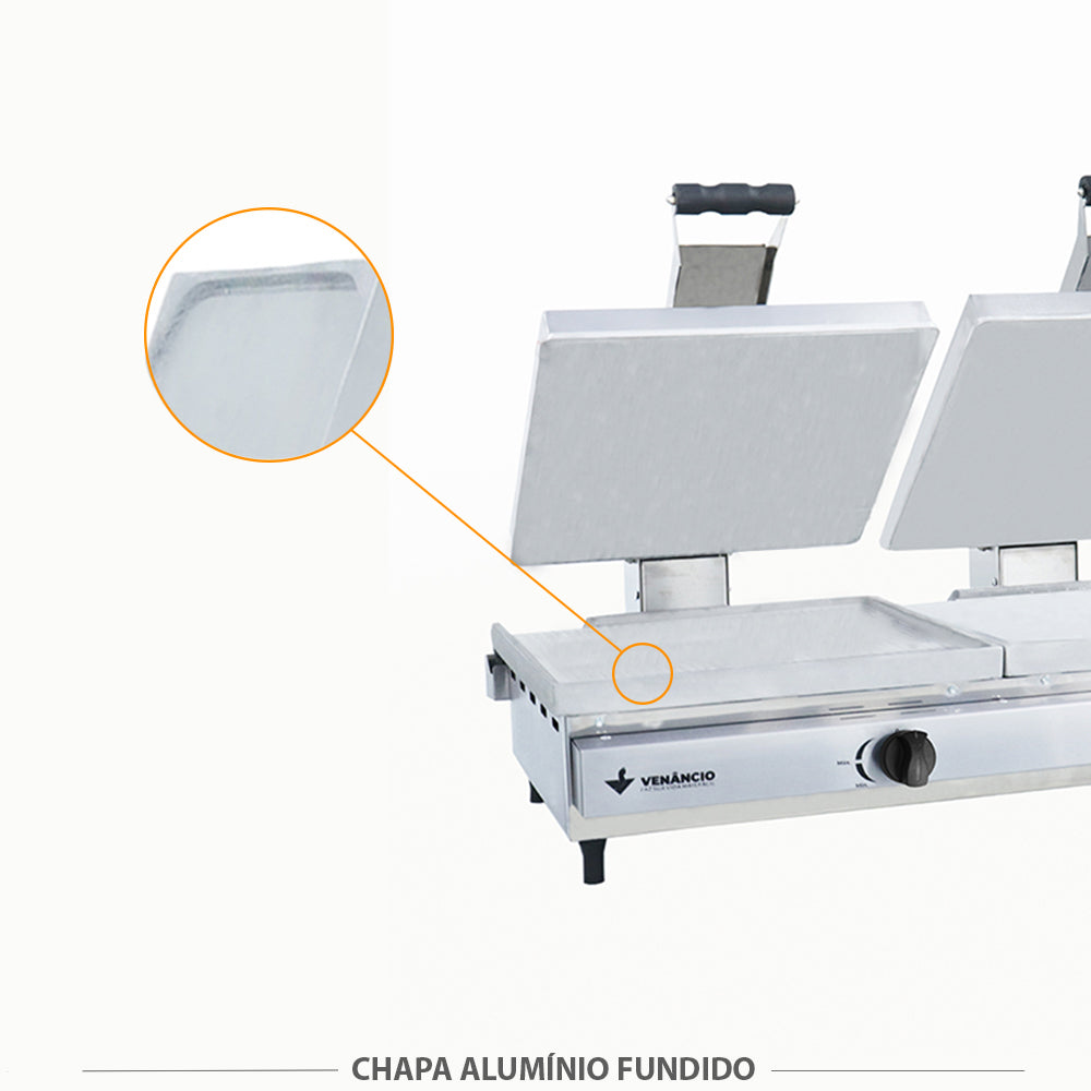 Chapa lisa de alumínio fundido da sanduicheira Venâncio SCG70A2p, garantindo aquecimento rápido e uniforme para lanches de qualidade