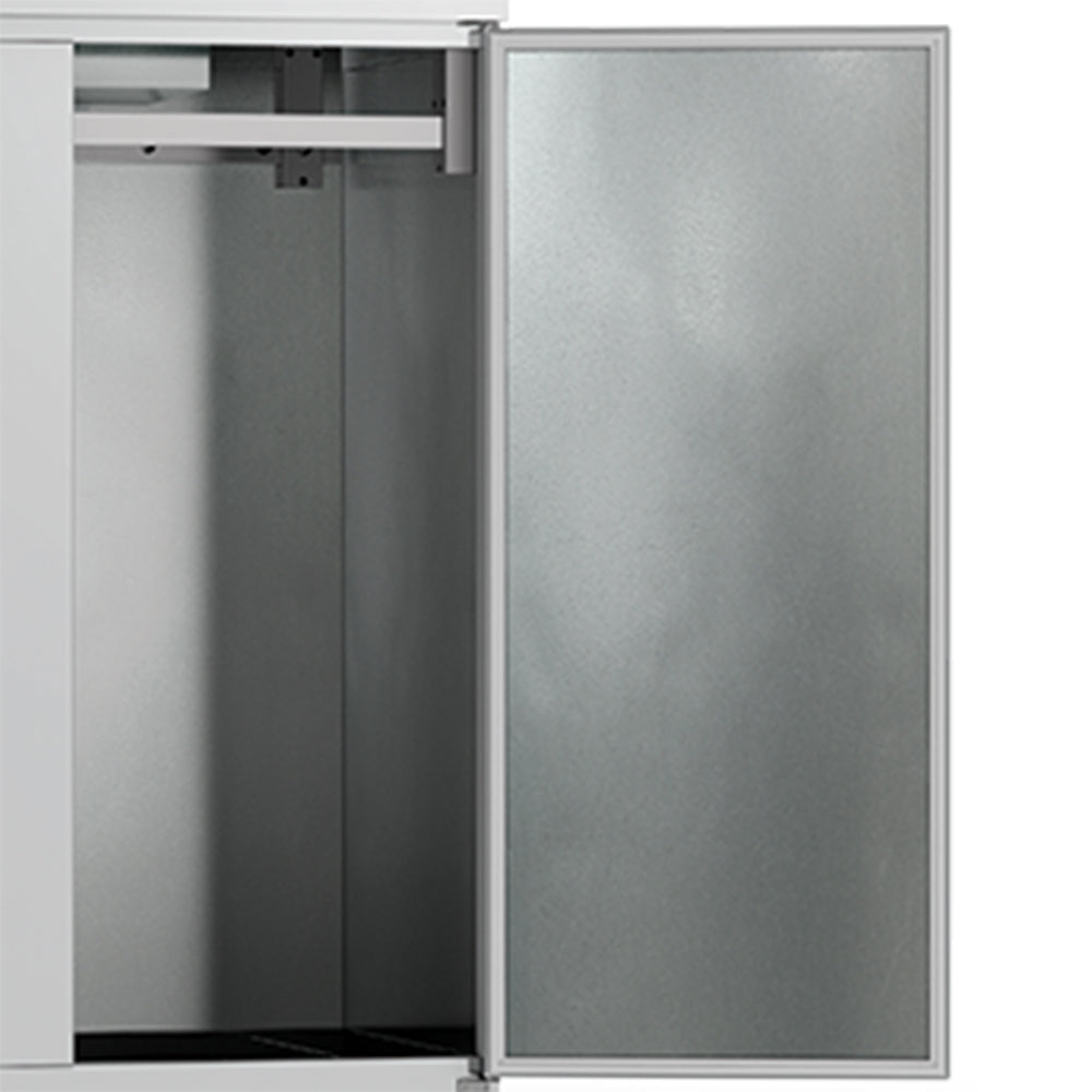 Detalhe interno da Mini Câmara Frigorífica MCVR1900I, mostrando as gancheiras e o acabamento em inox, ideal para manter a higiene de carnes.