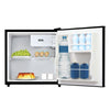 Interior do Frigobar EOS Ice Compact 47L preto aberto, mostrando compartimento gela rápido, espaço otimizado para garrafa de 2 litros e prateleira removível.