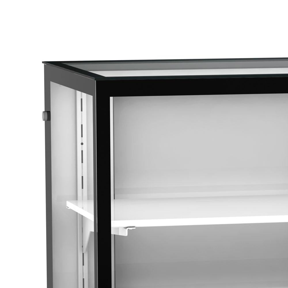 Vitrine compacta refrigerada para doces, prática e resistente, vendida pela Salvador Comercial