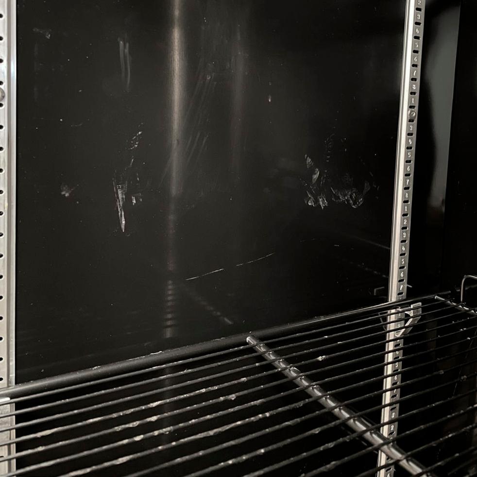 SEMINOVO - Visa Cooler Refrigerador Expositor de Bebidas Vertical 2 a 8ºc 370l Vb40al 220v All Black - Metalfrio