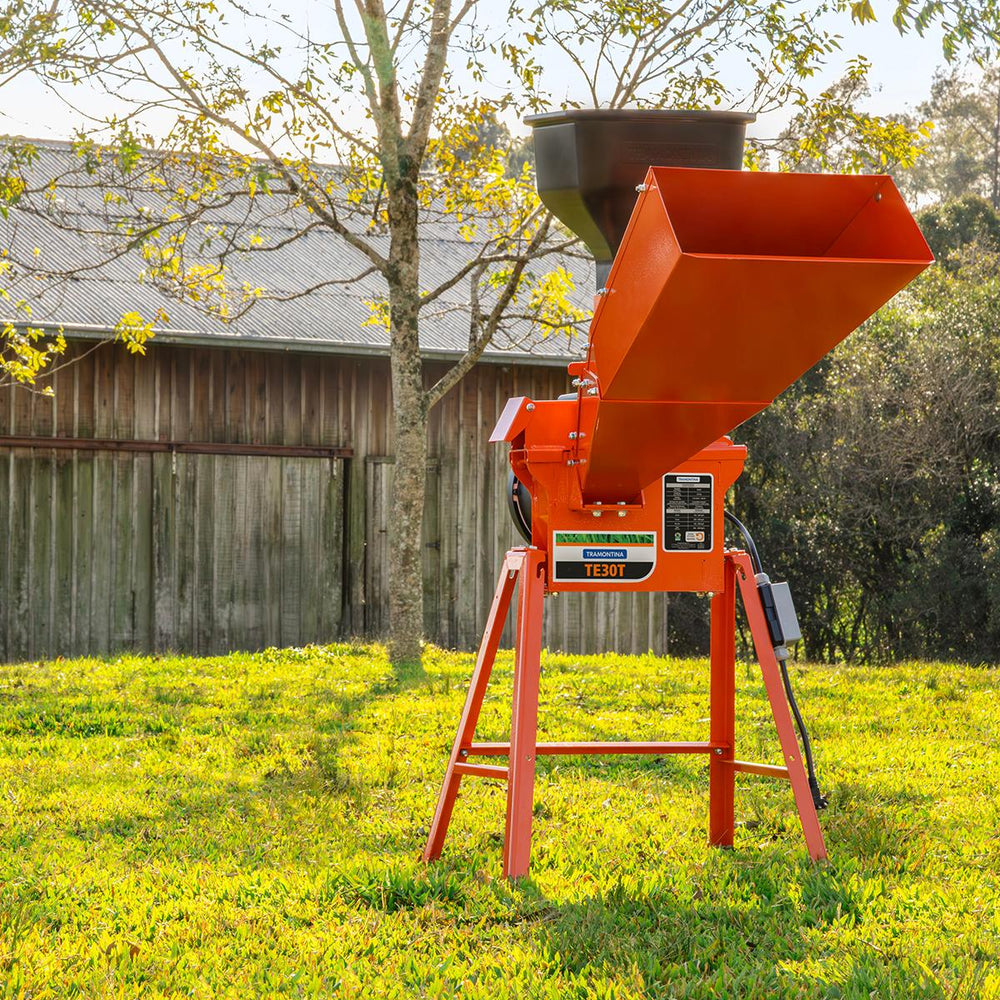 Triturador Elétrico Suporte Triangular Motor 2 hp Saída Lateral Te30t Bivolt - Tramontina 79854342