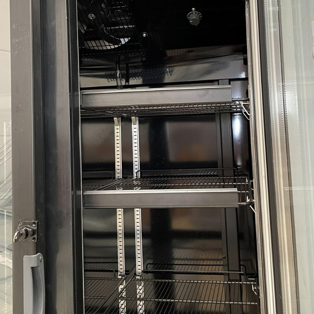 SEMINOVO - Refrigerador Expositor Vertical Bebidas Duas Portas Vidro 691L VB70AH All Black 220V - Metalfrio