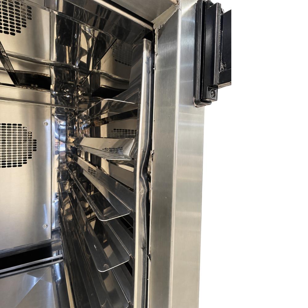 SEMINOVO - Armário Crescimento Câmara Padeiro Noturno Inox 5ºc a 60ºc 10 Esteiras PRCL-100 220V - Progás P46531