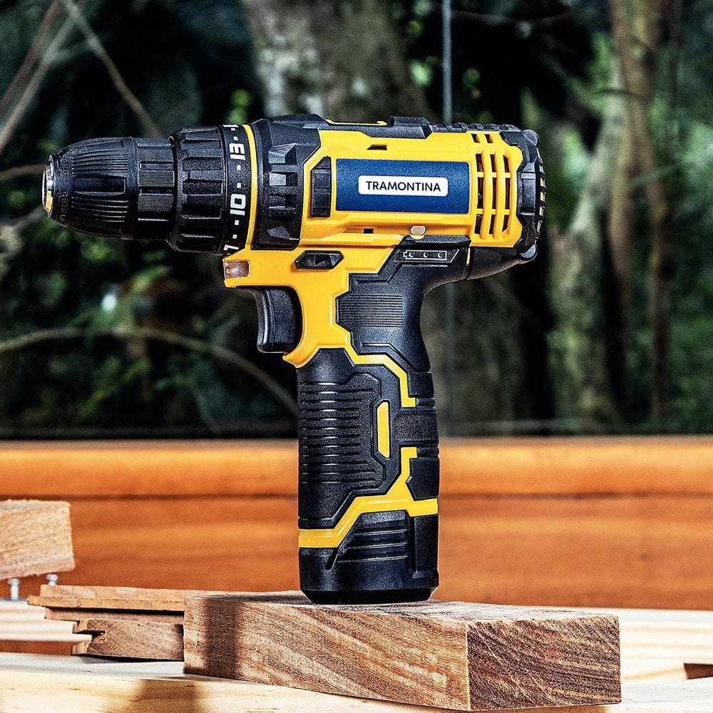 Parafusadeira Furadeira 12V à Bateria Com 30 Peças - Tramontina 42382230