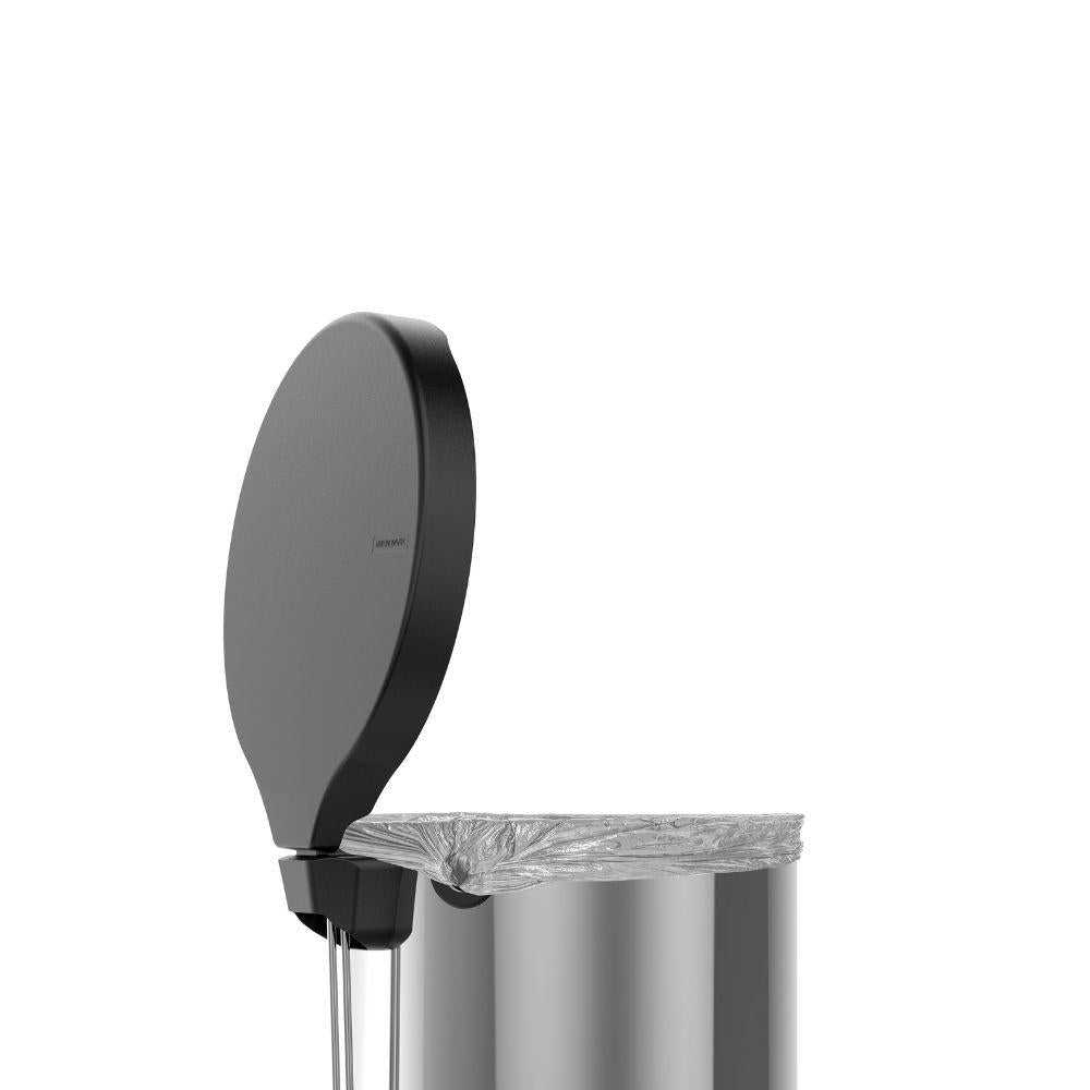 Lixeira Com Pedal em Aço Inox Com Acabamento Polido New 20 Litros - Tramontina 94538720