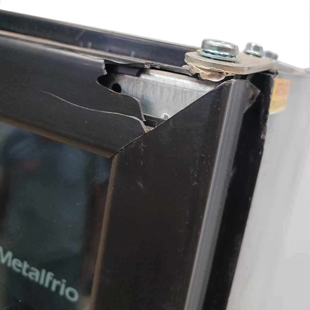 Semi - Visa Cooler Cervejeira Expositor Vertical Porta de Vidro 293 Litros Vn28rh All Black 220v - Metalfrio