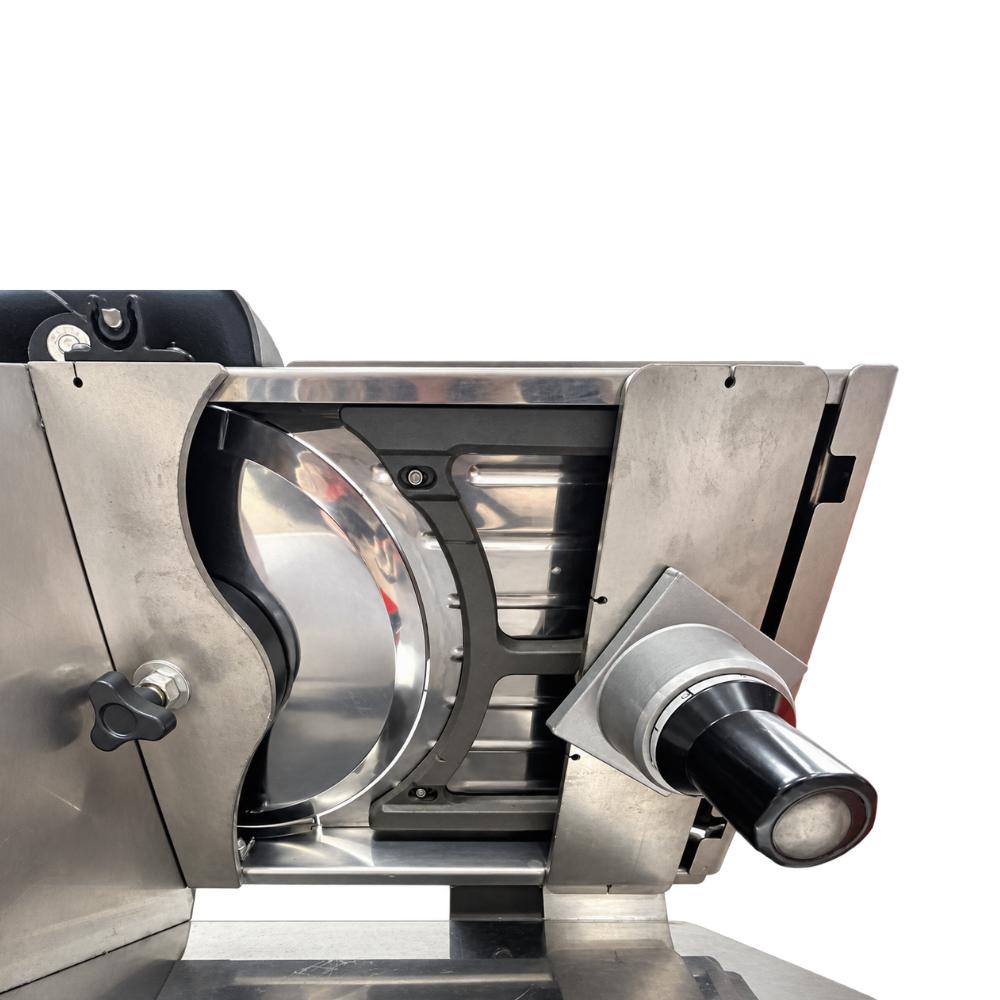 Seminovo - Cortador de Frios Automático Lâmina 300 mm em Aço Inoxidável BM18 NR PF 127/220V BERMAR