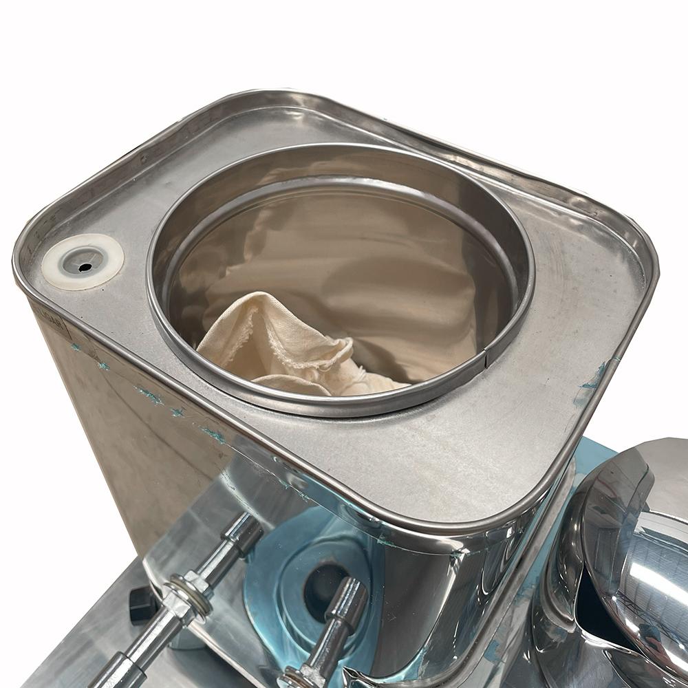 SEMINOVO - Cafeteira Industrial Elétrica Com Bule, Depósito 3L e Esterilizador MC13 127V - Universal