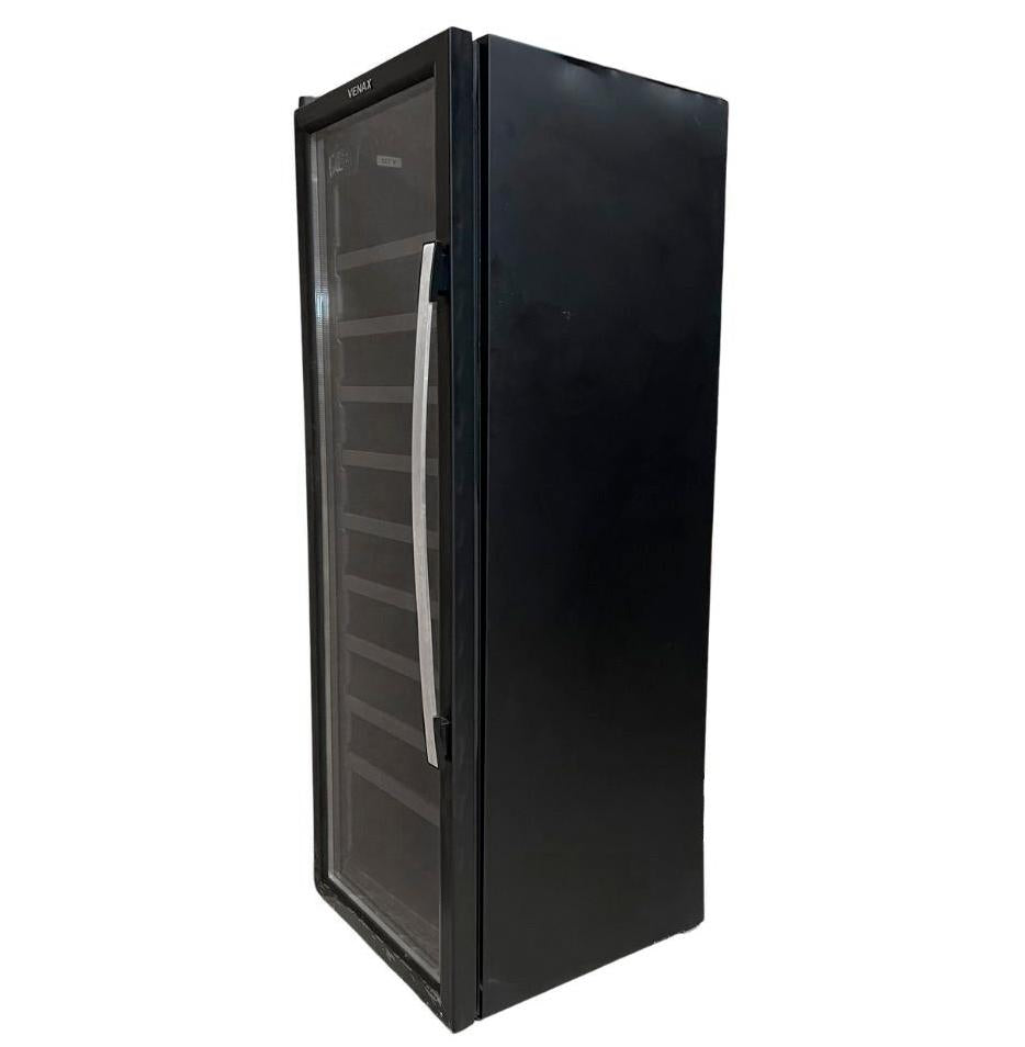 SEMINOVO - Adega Piubella 200 Para 50 Garrafas Preto Porta Invertida 127V - Venax