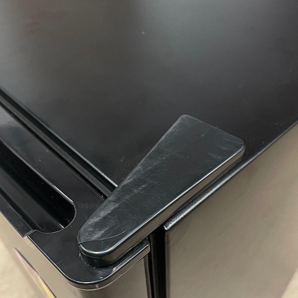 SEMINOVO - Frigobar Mini Refrigerador Doméstico Ice Compact 93l EFB101P 127V Preto - EOS