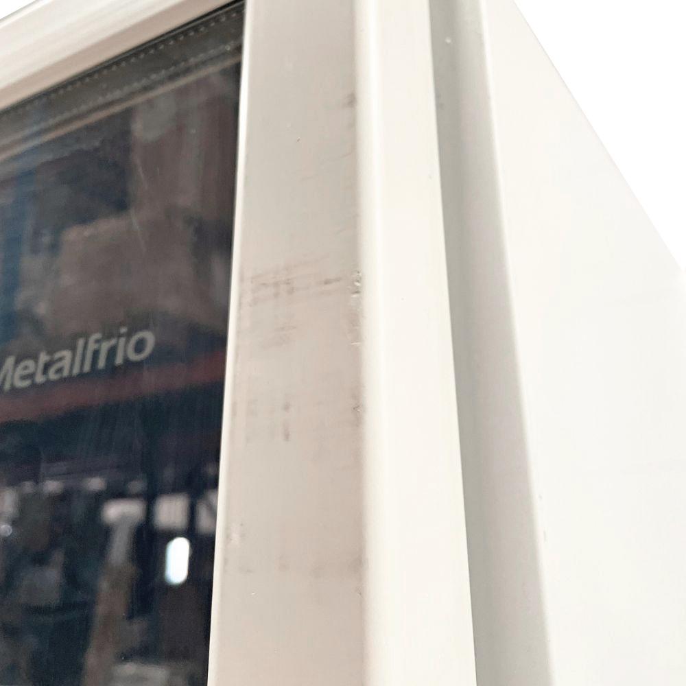 SEMINOVO - Visa Cooler Refrigerador Expositor de Bebidas Vertical 2 a 8ºc 370l VB40AL 127V Branco - Metalfrio