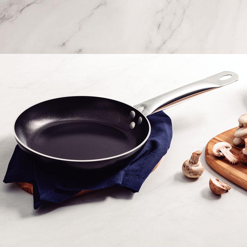 Frigideira Piemonte em Alumínio 2,2mm Antiaderente Preto 30 cm 2,8 l Preto - Tramontina 28350030