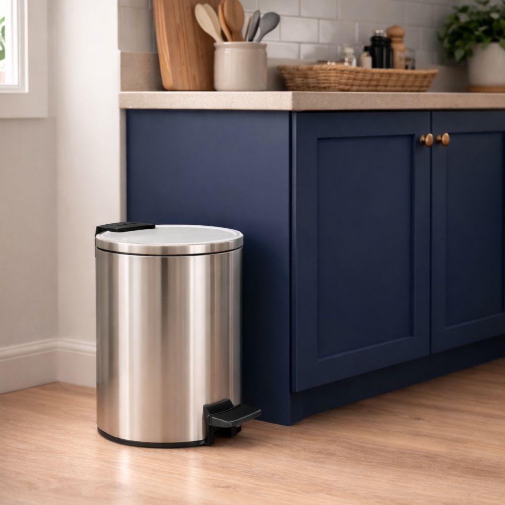 Lixeira Com Pedal Tramontina Loop Inox Acabamento Polido e Balde Interno 5L - Tramontina 94547005