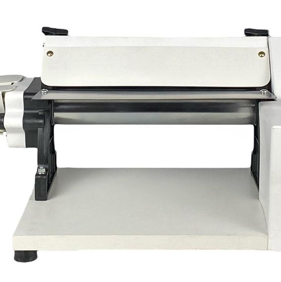 Cilindro Laminador Elétrico Profissional 28cm Branco Com Cortador Talharim 1/4 CV Bivolt - Malta 3107000