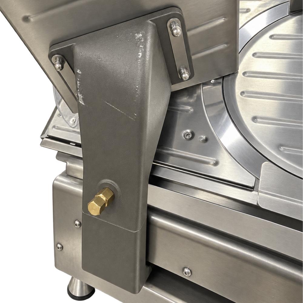 Seminovo - Cortador de Frios Automático Lâmina 300 mm em Aço Inoxidável BM18 NR PF 127/220V BERMAR
