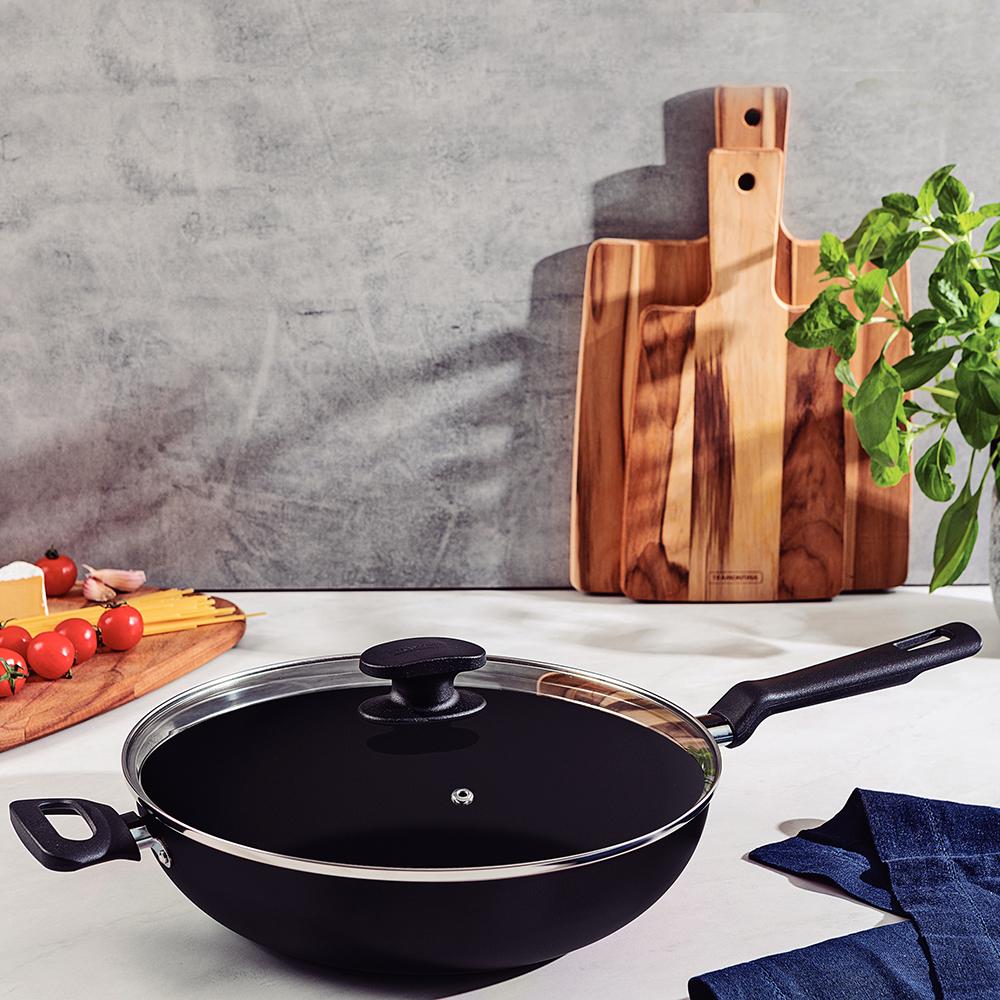 Caçarola Turim Alumínio Chumbo Antiaderente 2,8L + Faqueiro Ipanema Azul 24pc + Wok Loreto 3,3L