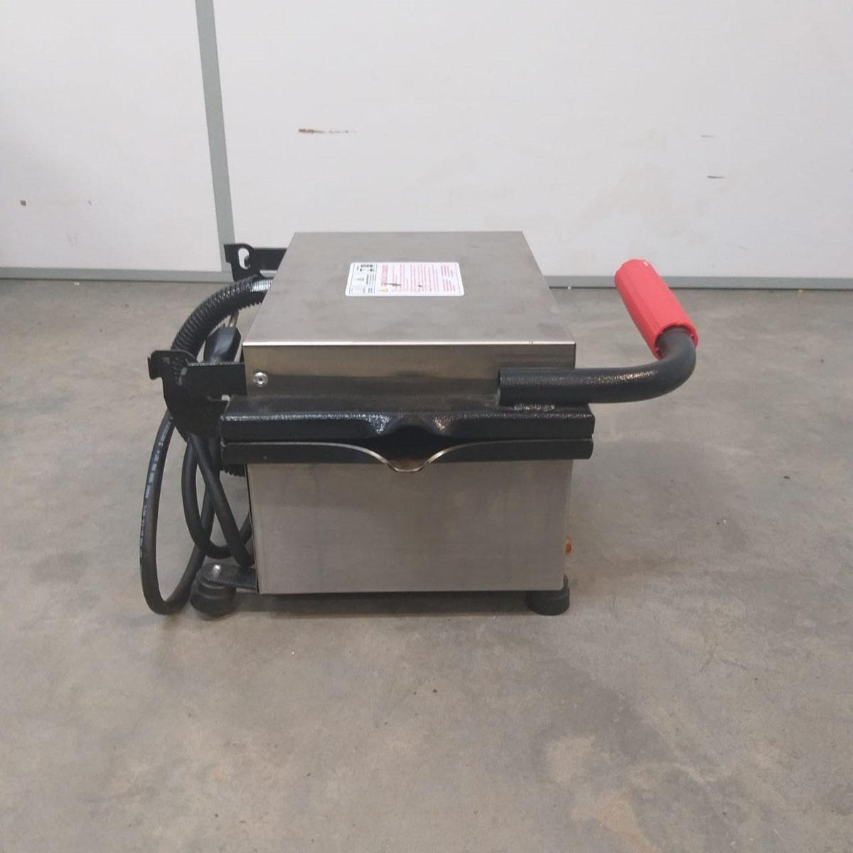 Semi - Prensa Mini Grill Elétrico PR-220E New Queen Progas 127V