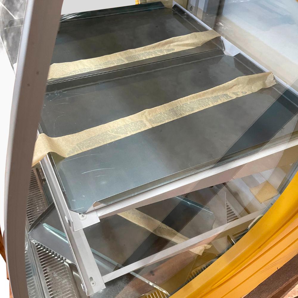 SEMINOVO - Balcão Expositor Vitrine Panorâmica Estufa 0,60M VPE600 Amarelo 220V - Refrimate