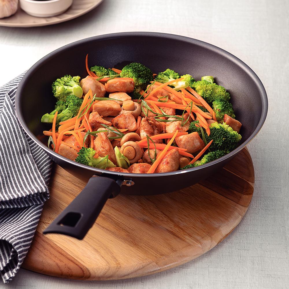 Caçarola Turim Alumínio Antiaderente 2,8L + Faqueiro Ipanema 30pc + Wok Loreto 3,6L - Tramontina