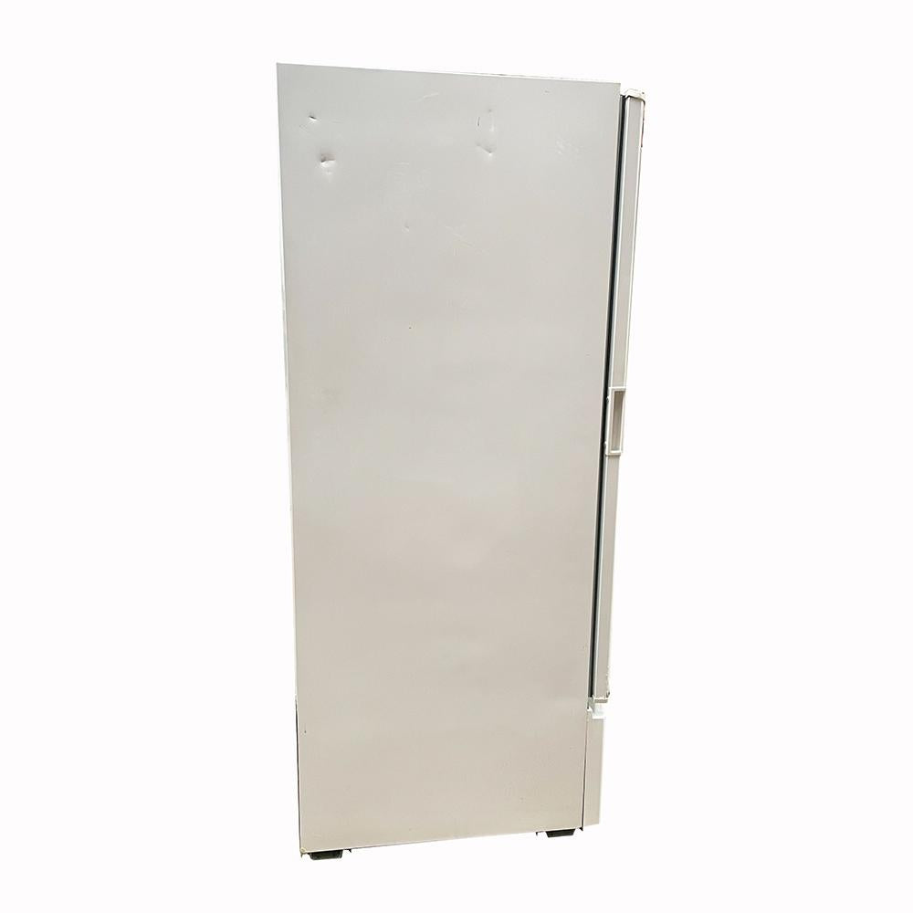 SEMINOVO - Freezer Conservador Vertical Tripla Ação Porta Com Visor 512 Litros VF55FT 127V - Metalfrio
