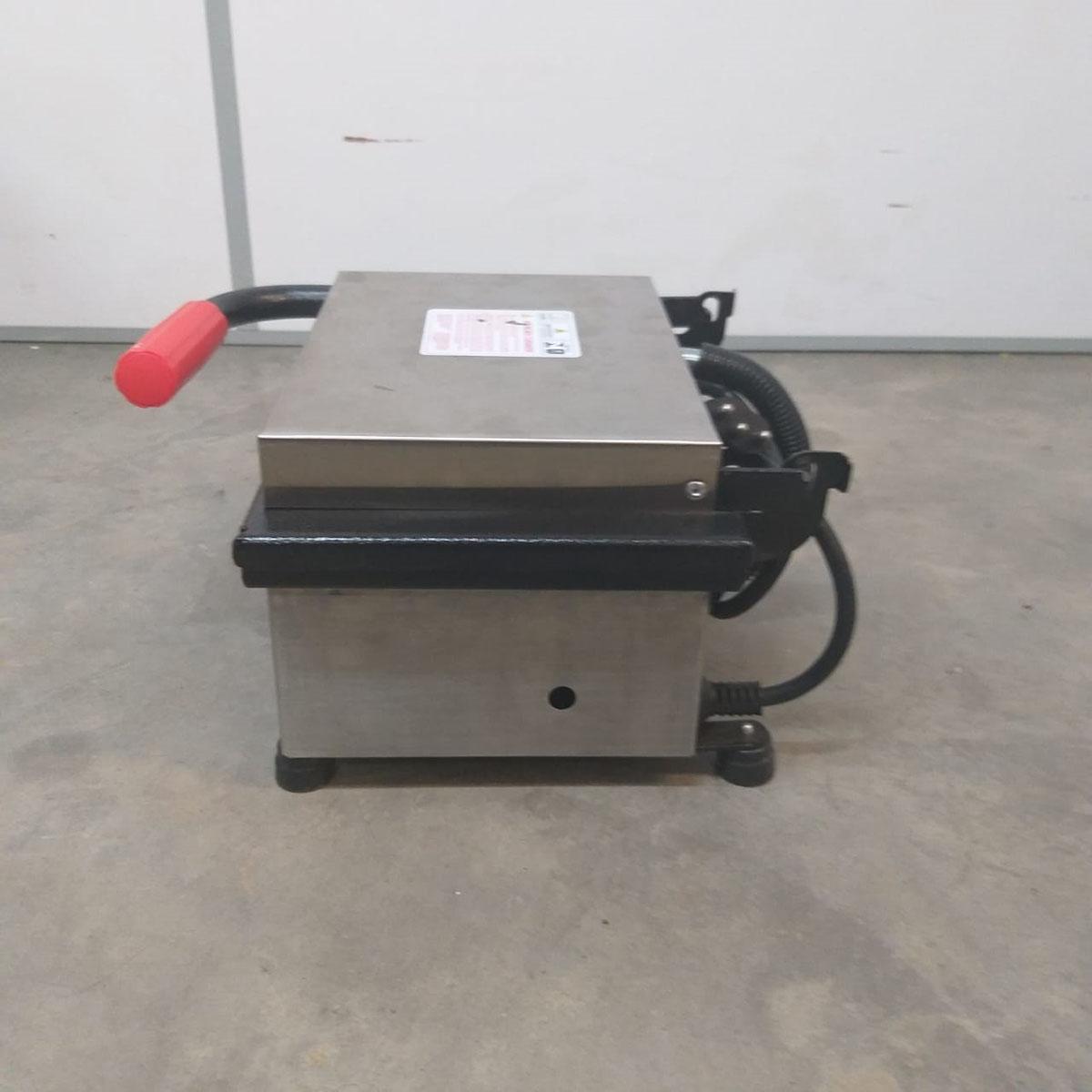 Semi - Prensa Mini Grill Elétrico PR-220E New Queen Progas 127V