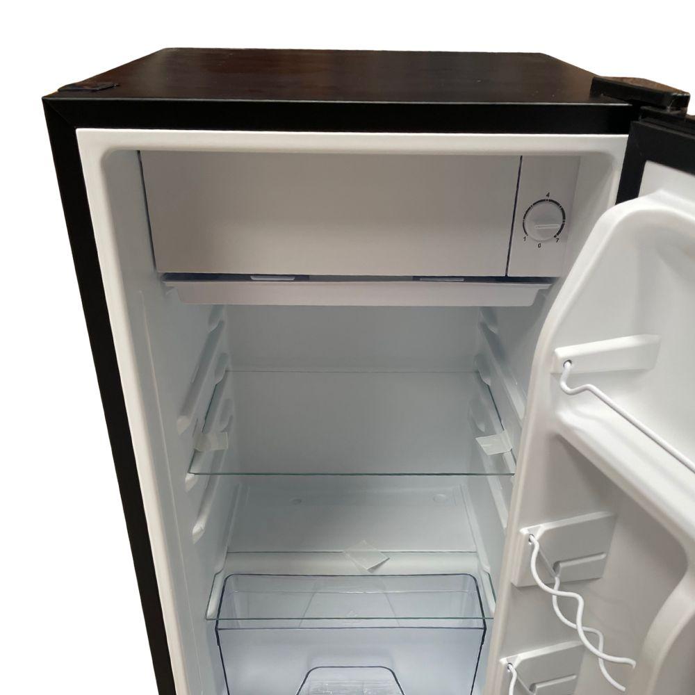 SEMINOVO - Frigobar Mini Refrigerador Doméstico Ice Compact 93l EFB101P 127V Preto - EOS