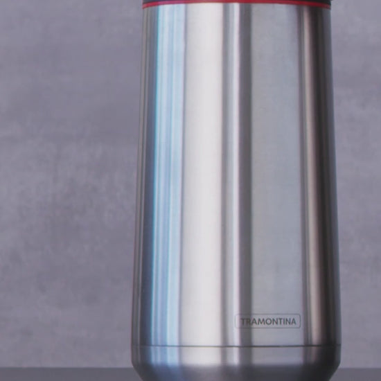 Anúncio em vídeo da garrafa térmica Tramontina. Mantenha seu chá ou chimarrão quente por mais tempo com este produto em aço inox com ampola de aço. Design moderno e funcional. Ideal para o seu dia a dia. Compre na Salvador Comercial.