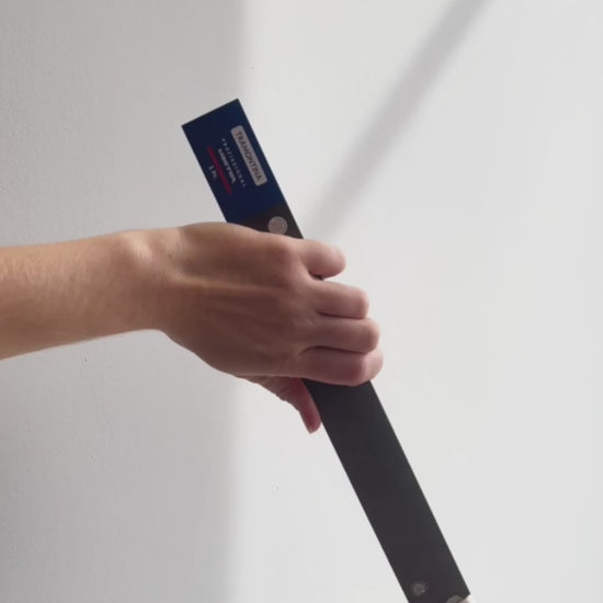 Anúncio em vídeo da faca para fiambres Tramontina. Utensílio de cozinha robusto e durável, perfeito para fatiar frios com precisão e facilidade. Lâmina de inox de alta qualidade e cabo ergonômico. Compre a sua faca profissional na Salvador Comercial.