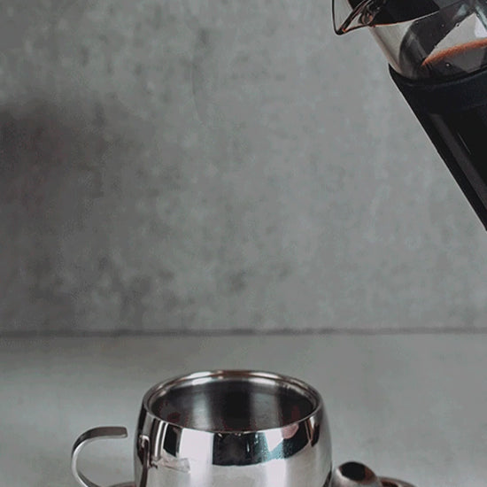 Anúncio em vídeo da cafeteira francesa Tramontina. Prepare café gourmet com a pureza e o sabor de uma extração perfeita. Design moderno e funcional, ideal para sua rotina. Compre a sua cafeteira francesa na Salvador Comercial.
