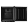 Cervejeira doméstica EOS 220V all black com tecnologia Frost Free e LED interno.