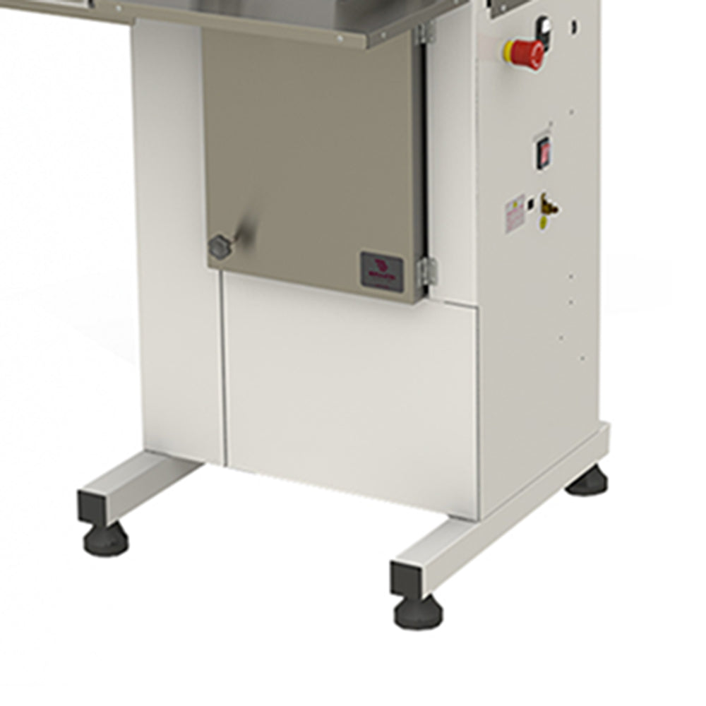  Imagem da Serra Fita BSFPI-282 bivolt, destacando sua estrutura resistente e funcionalidade para uso profissional em açougues.