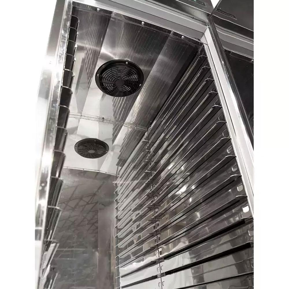 Detalhe da ventoinha interna do armário de crescimento Venâncio VAF20T INOX, garantindo a circulação de ar homogênea para uma fermentação perfeita de pães e massas.
