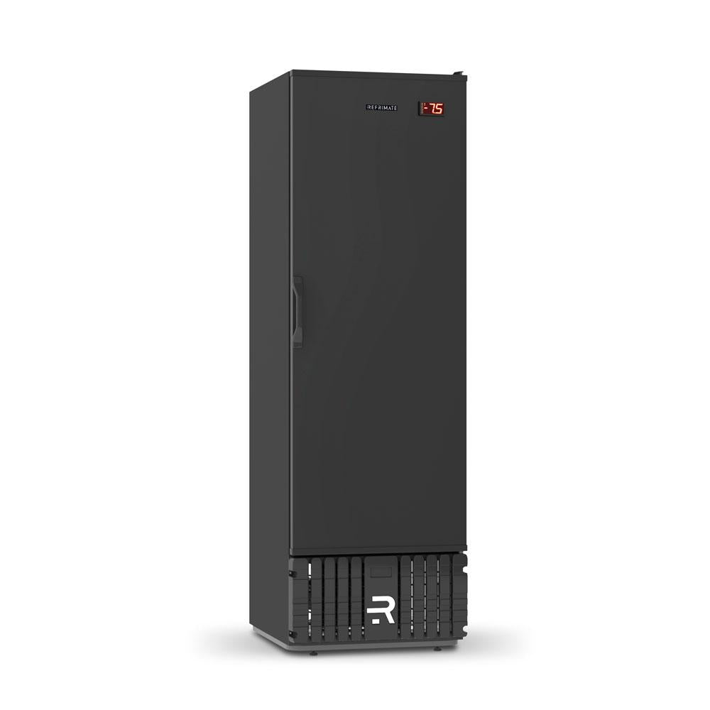 Cooler cervejeiro porta sólida 570 litros Refrimate com alta eficiência e design robusto.