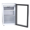 Interior da mini geladeira expositora Venax VV100 82L com porta de vidro aberta, mostrando as prateleiras reguláveis e iluminação LED.